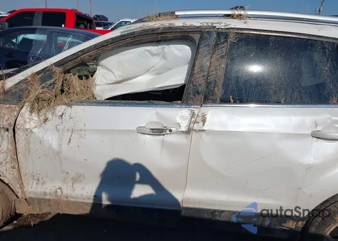 2018 Ford Escape Titanium z USA, uszkodzony, nr VIN 1FMCU0J95JUA71473